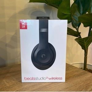 Beats Studio 3 Wireless Headphones NWT
